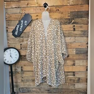 Aerie women's light print leopard animal print kimono size O/S